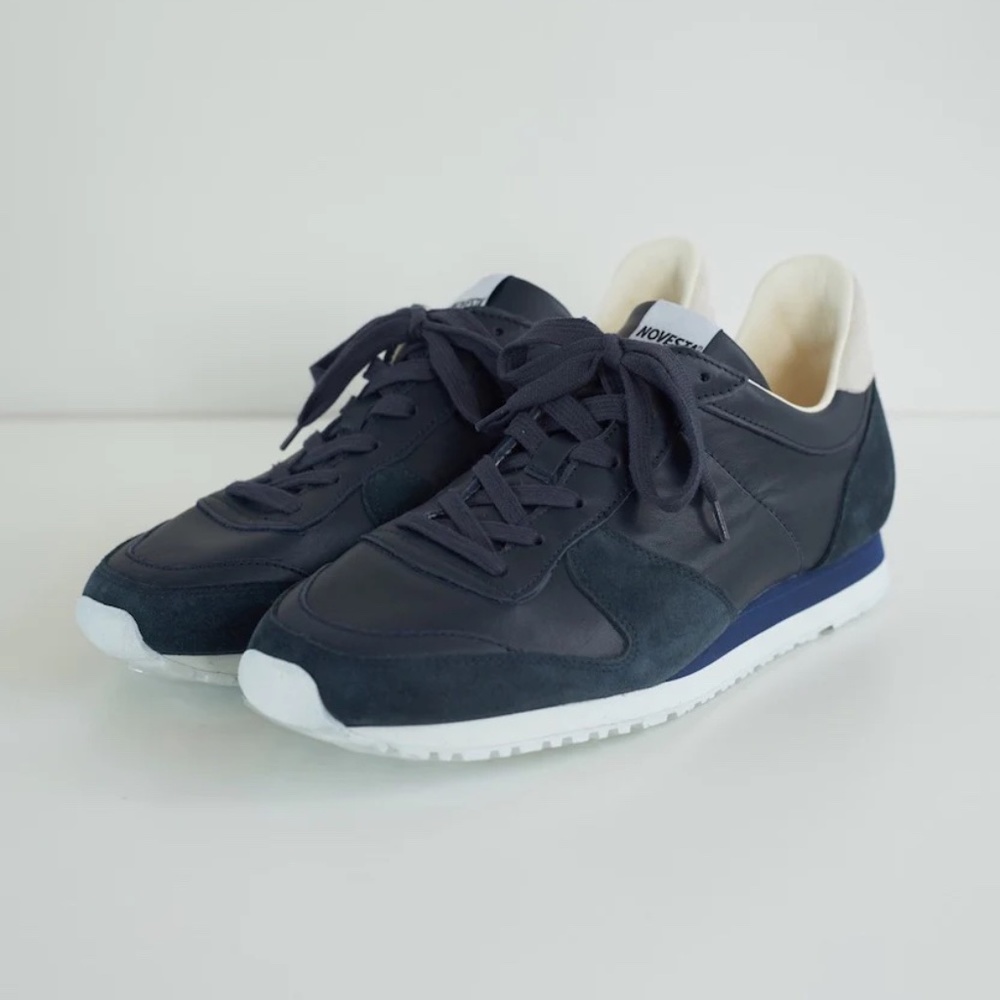 *SOLD* NOVESTA Marathon Niuhans, unisex, minimalist, leather navy sneakers